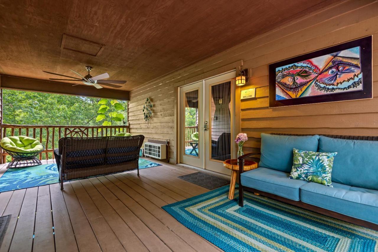 The Woods Cabins Eureka Springs Buitenkant foto