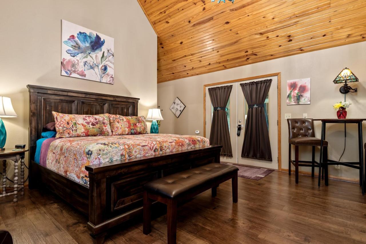 The Woods Cabins Eureka Springs Buitenkant foto