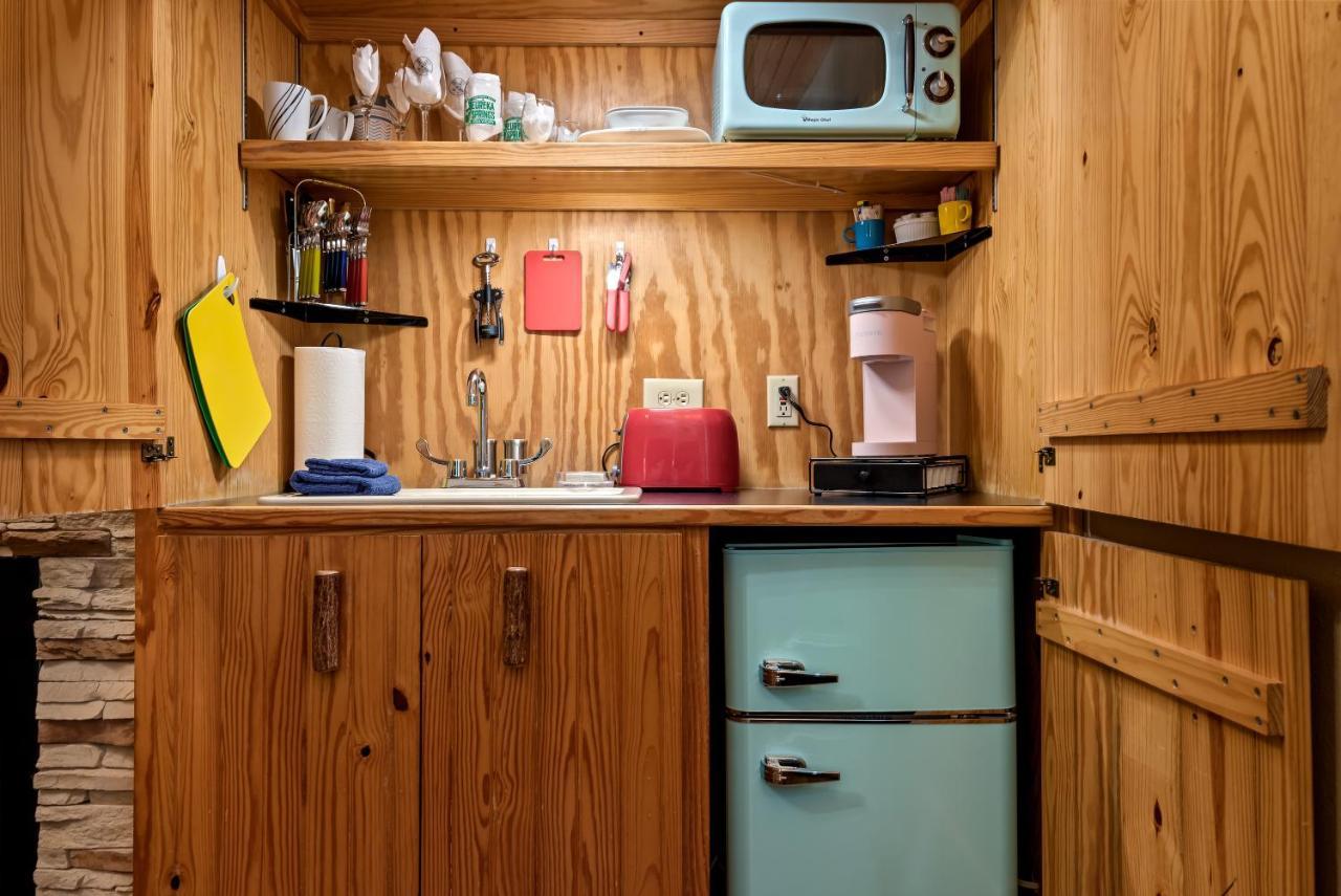 The Woods Cabins Eureka Springs Buitenkant foto