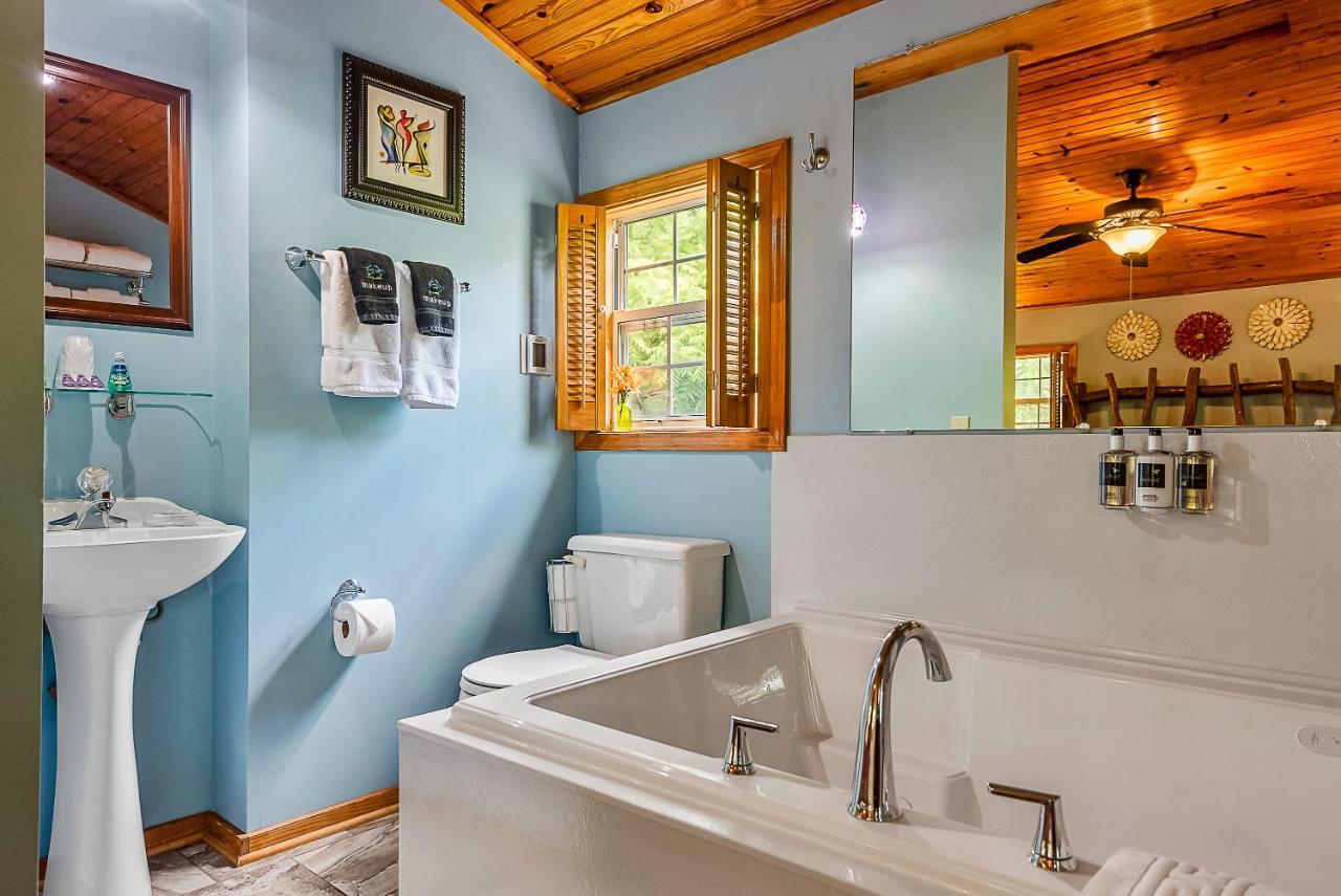 The Woods Cabins Eureka Springs Buitenkant foto