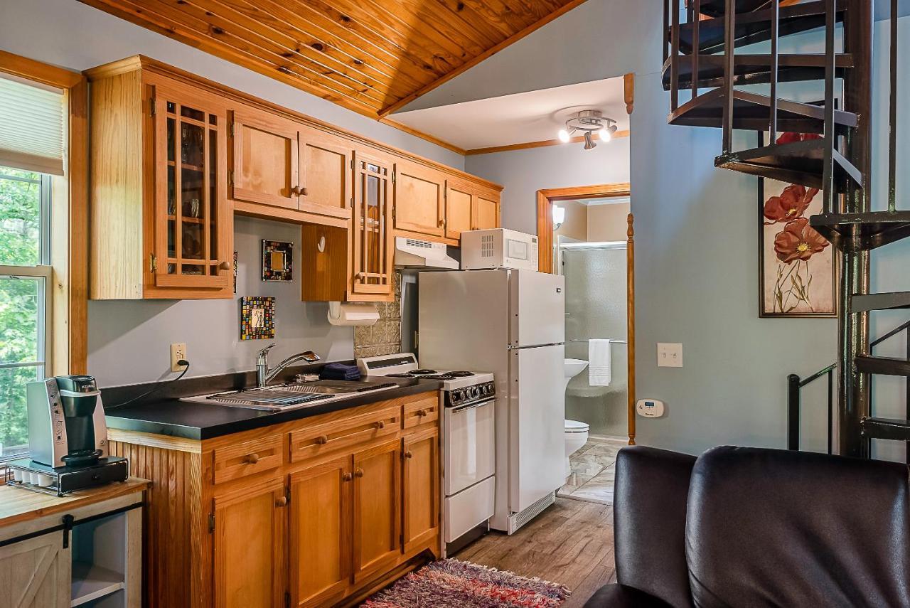The Woods Cabins Eureka Springs Buitenkant foto