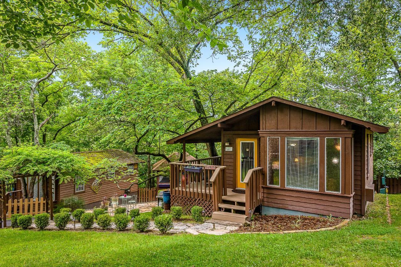 The Woods Cabins Eureka Springs Buitenkant foto